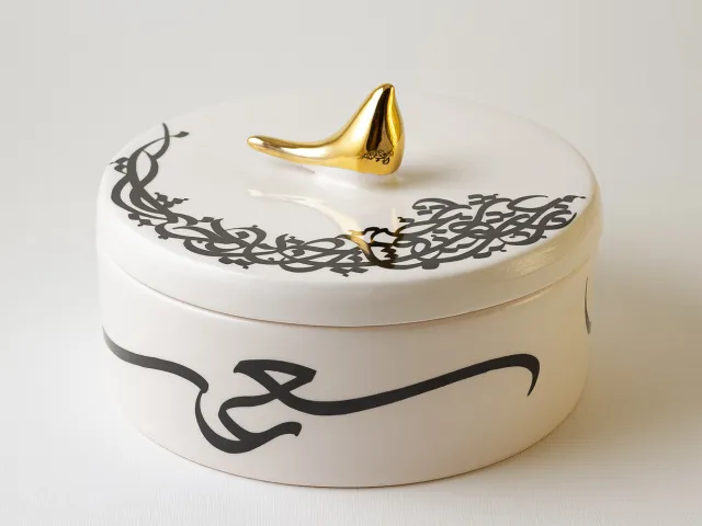 ظرف دربدار سرامیکی بزرگ
