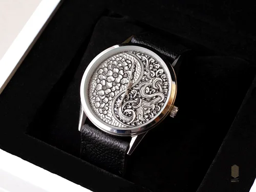 ساعت دستبند قلمزنی