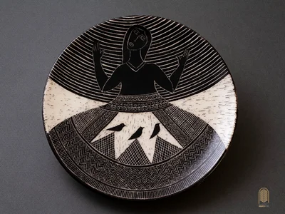 بشقاب دیوارکوب اسگرافیتو